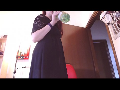❤️ En undergiven slav som älskar smutsiga och saftiga trosor tvingas onanera efter att ha sett den här videon! ❤️ Porno fb at us ❤