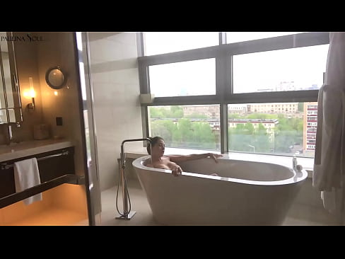 ❤️ Enorm babe som passionerat runkar av sin fitta i badrummet ❤️ Porno fb at us ❤