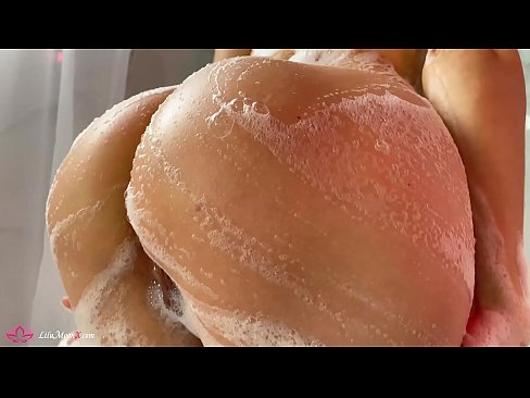 ❤️ Brunette onanerar fittan med vibrator till intensiv orgasm i duschen ❤️ Porno fb at us ❤